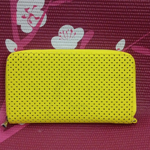 Thirty-One - Picture 3 of 7